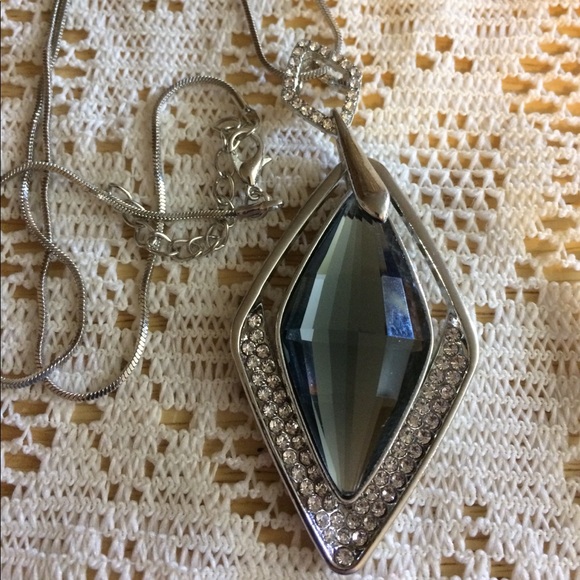 Rhombus Shaped Statement Necklace - Picture 8 of 9